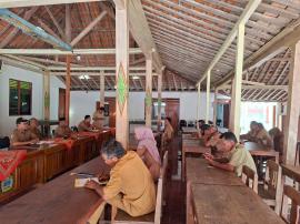 Perkuat Sinergi dan Evaluasi Kinerja, Pamong Kalurahan Ponjong Gelar Rakor Bahas Program dan Agenda 